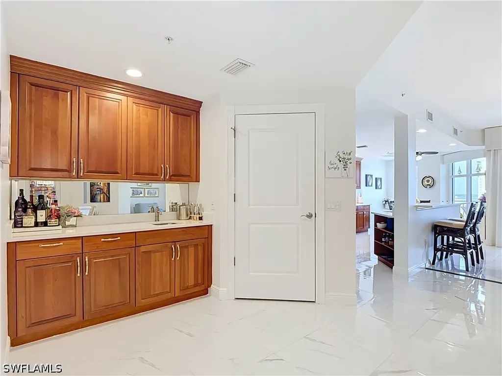 6081 Silver King Boulevard Cape Coral FL 33914