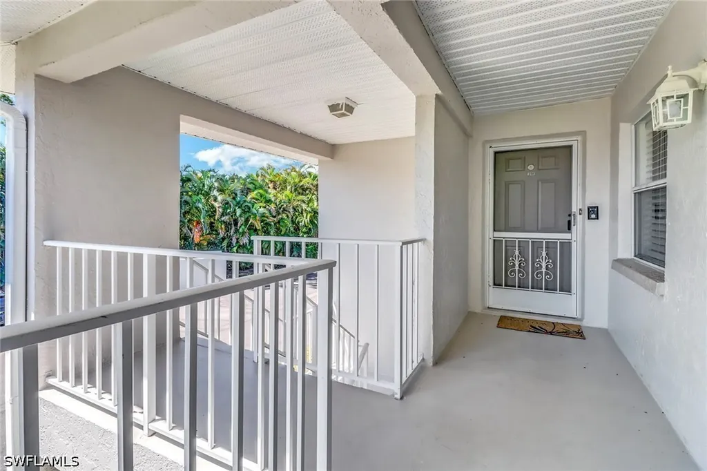 1358 Derbyshire Court Naples FL 34116