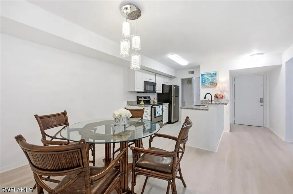 2106 Arbour Walk Circle Naples FL 34109