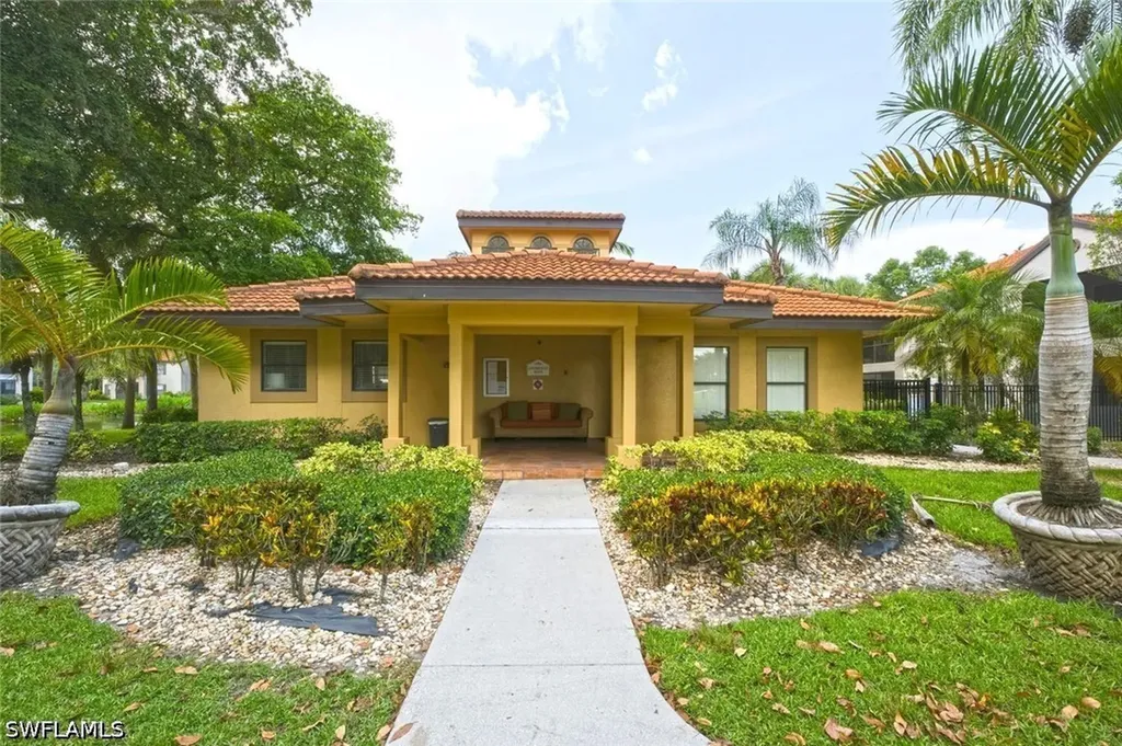 2106 Arbour Walk Circle Naples FL 34109