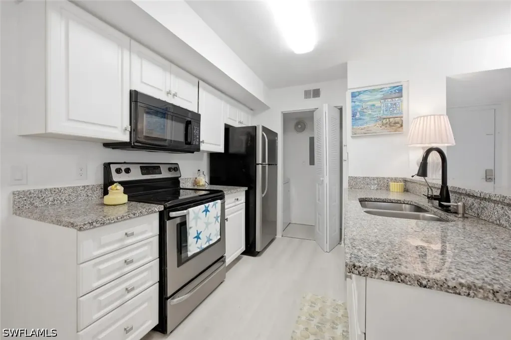 2106 Arbour Walk Circle Naples FL 34109