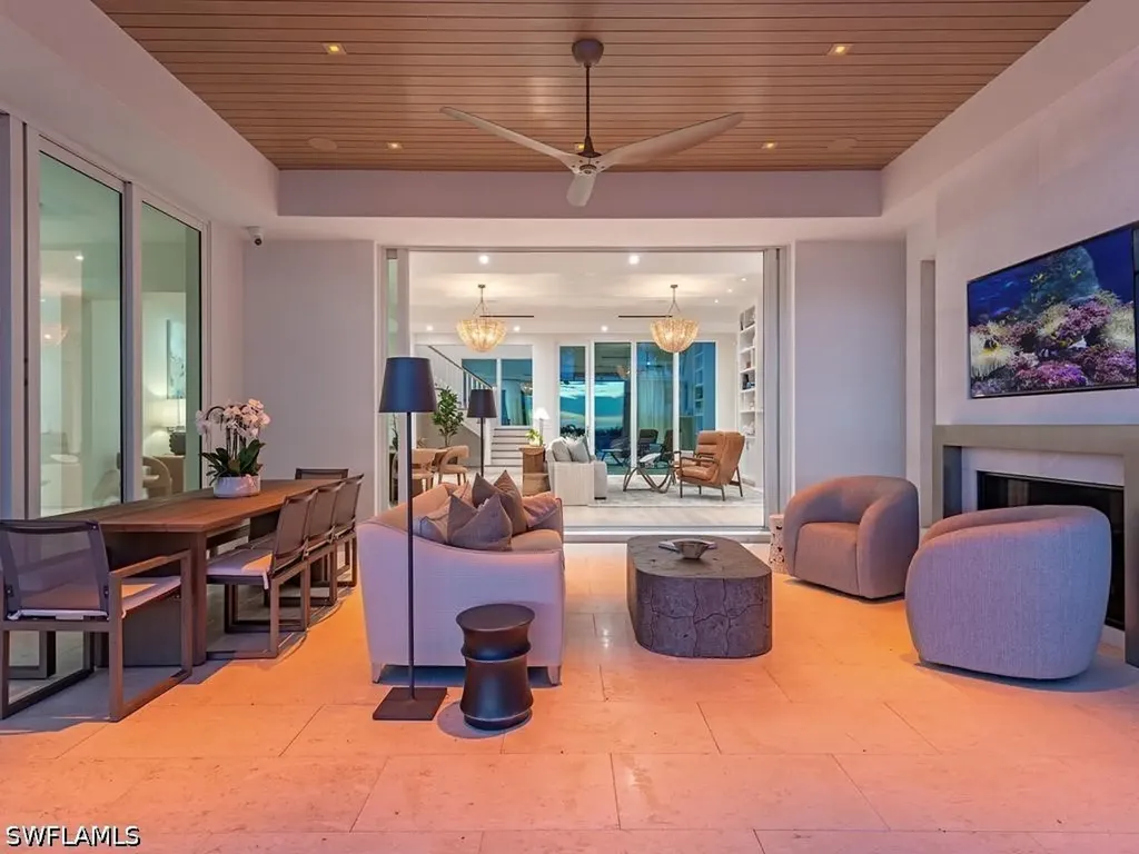 55 13th Avenue S Naples FL 34102