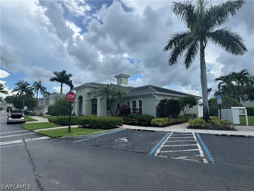 1410 Mariposa Circle Naples FL 34105