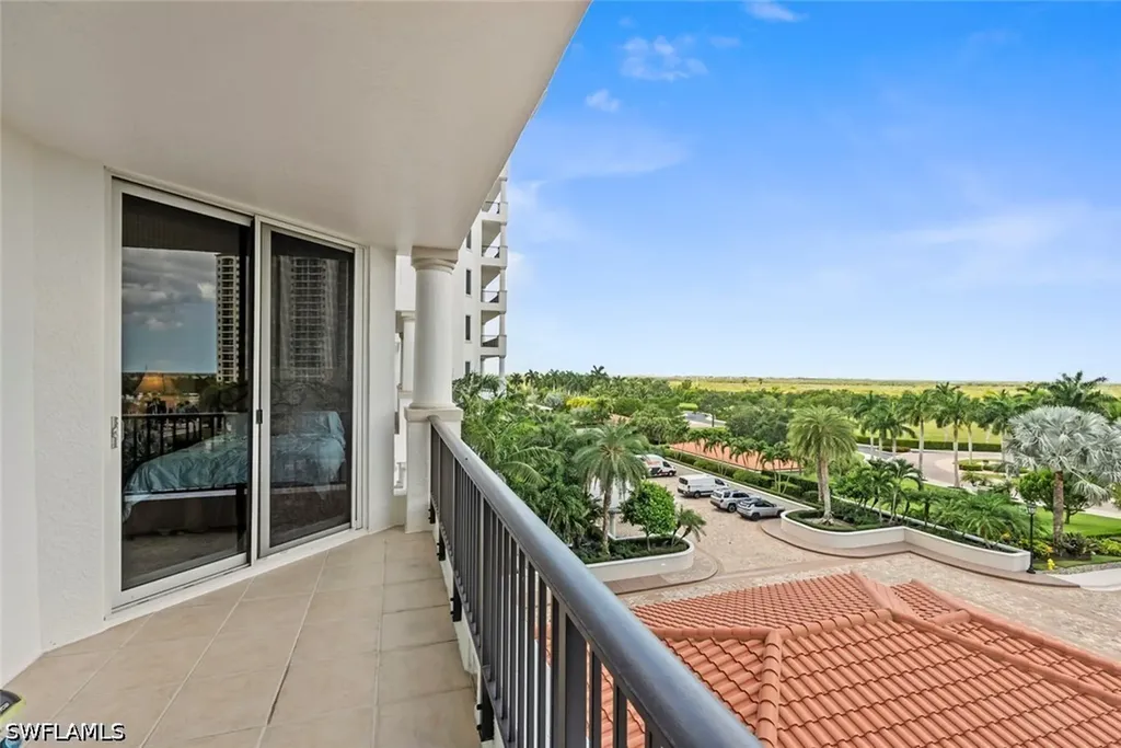 1060 Borghese Lane Naples FL 34114