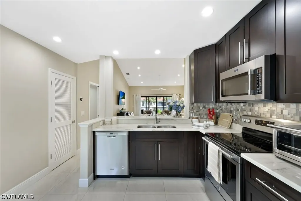 613 Serendipity Drive Naples FL 34108