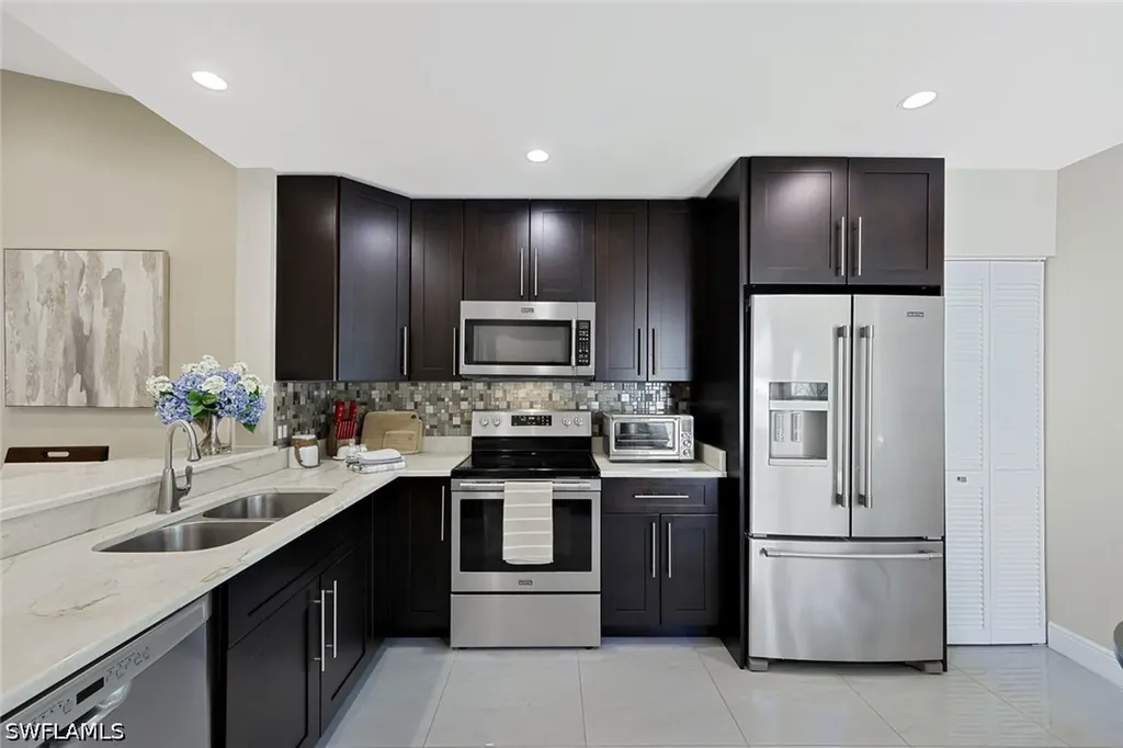 613 Serendipity Drive Naples FL 34108