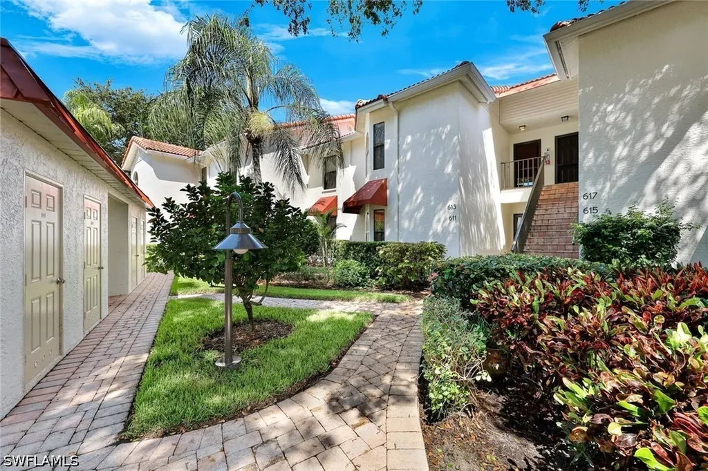 613 Serendipity Drive Naples FL 34108