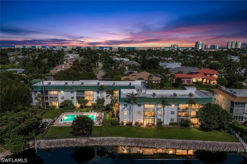Naples FL, 3030 Binnacle Drive, Unit 101