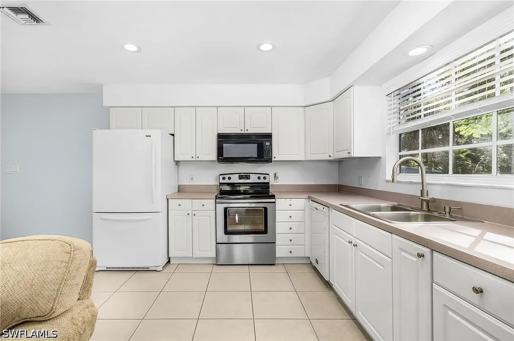 670 27th Street NW Naples FL 34120