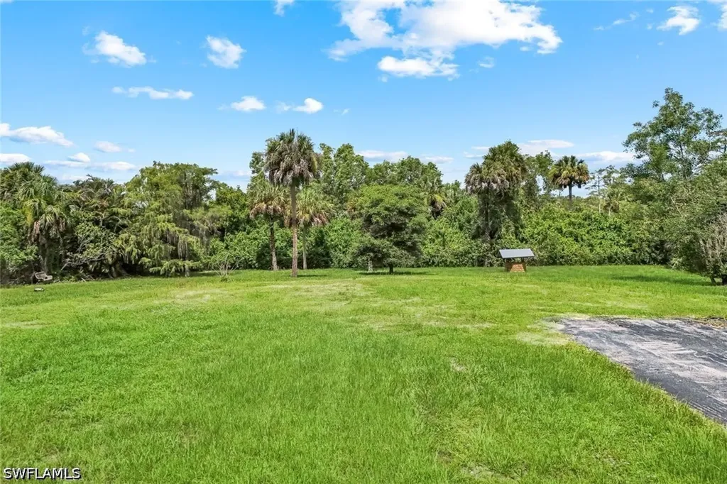 1481 19th Street SW Naples FL 34117