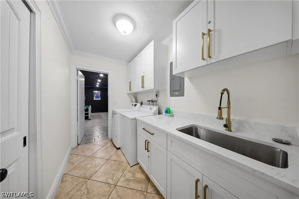 2473 Poinciana Street Naples FL 34105