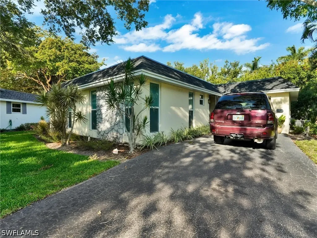 205 Georgetown Boulevard Naples FL 34112