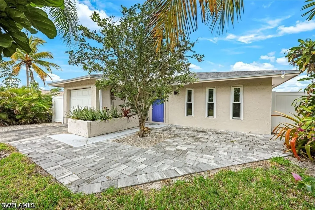 645 101st Avenue N Naples FL 34108