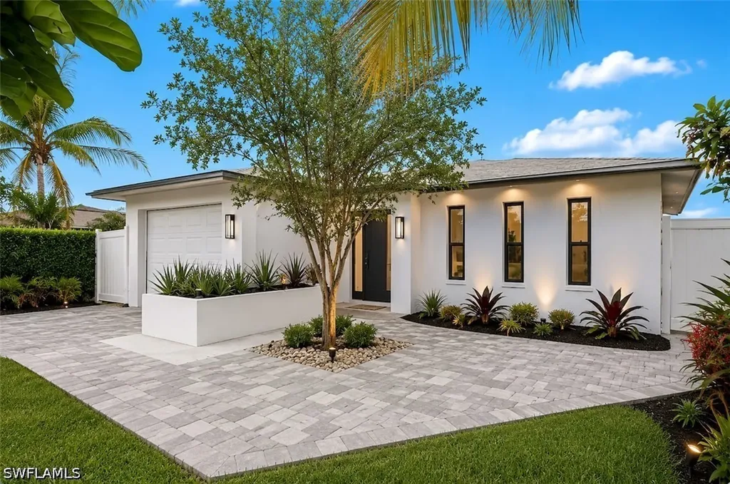 Naples FL, 645 101ST Avenue N