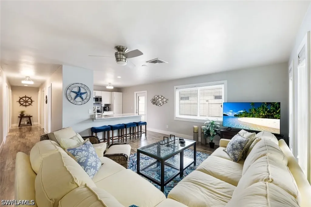 645 101st Avenue N Naples FL 34108