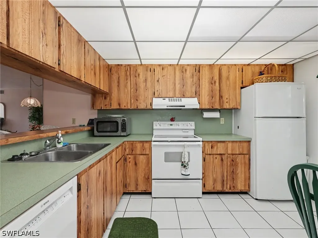 3816 Snowflake Lane Naples FL 34112