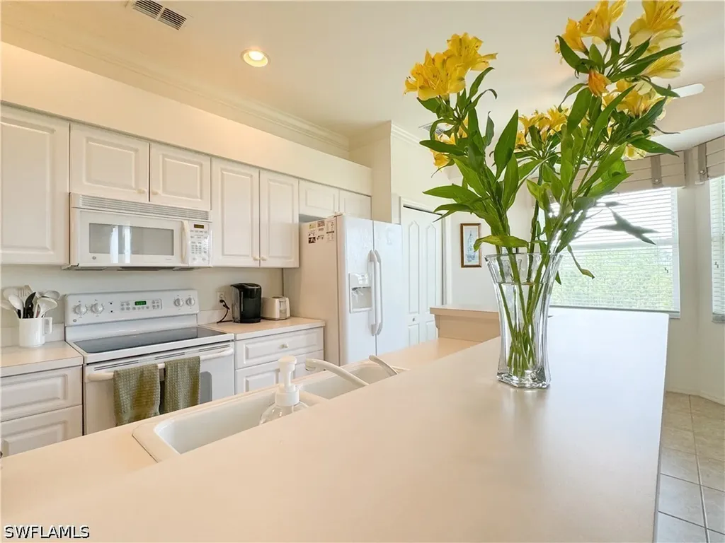 3820 Sawgrass Way Naples FL 34112