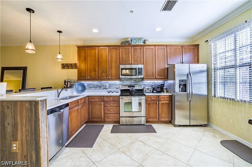 9041 Alturas Street Naples FL 34113