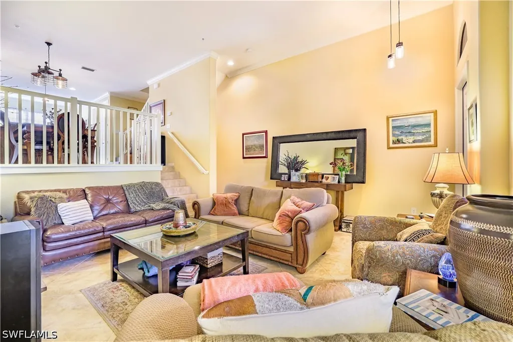 9041 Alturas Street Naples FL 34113