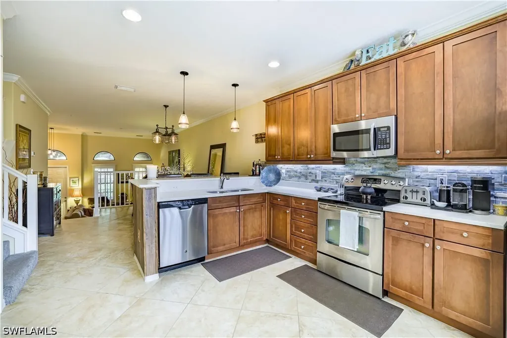 9041 Alturas Street Naples FL 34113