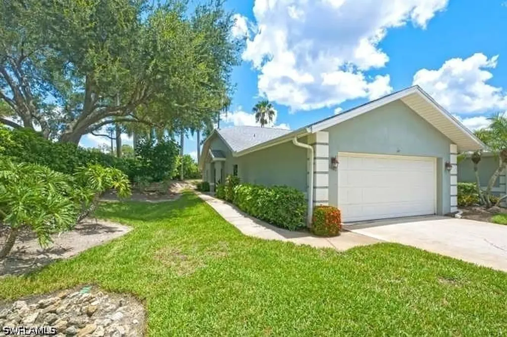 1660 Royal Circle Naples FL 34112