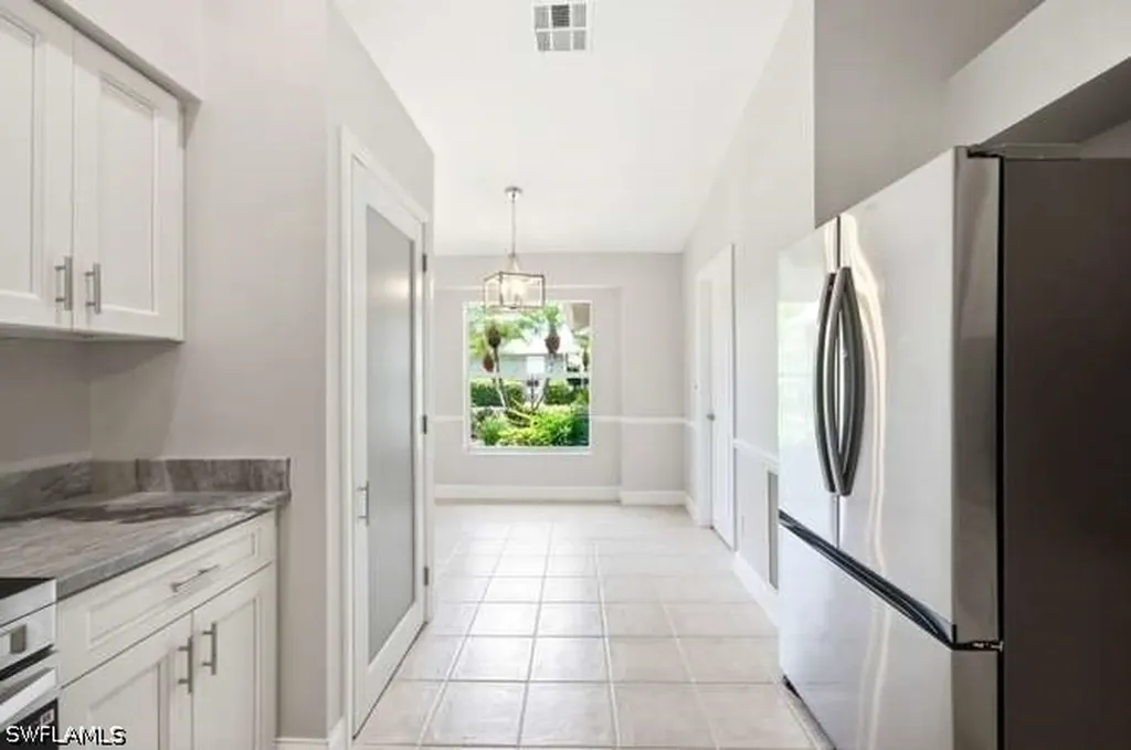 1660 Royal Circle Naples FL 34112