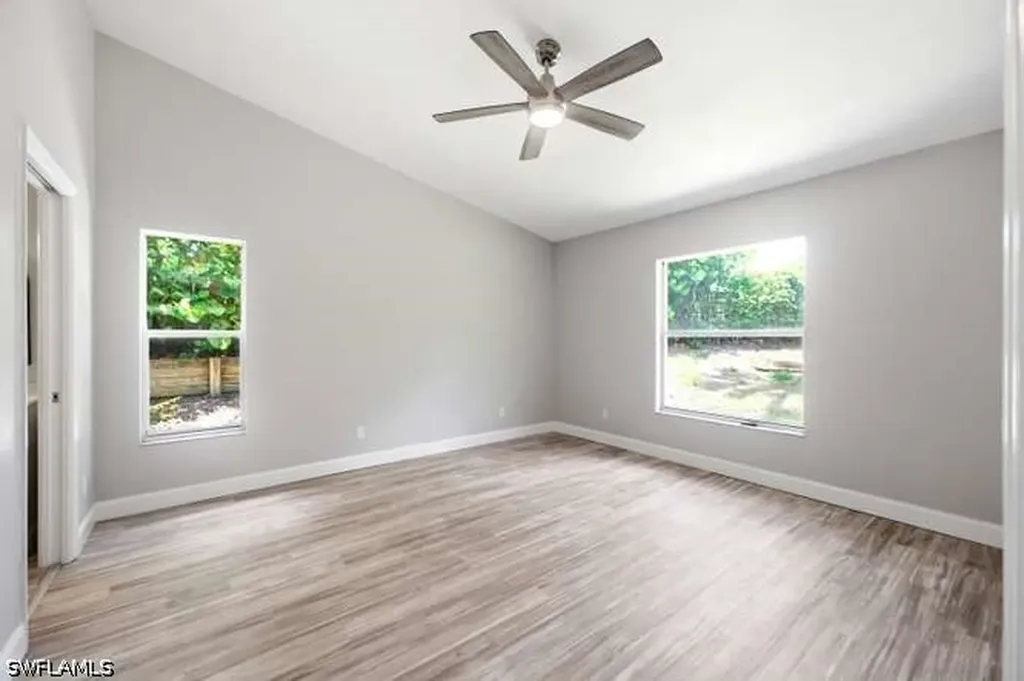 1660 Royal Circle Naples FL 34112
