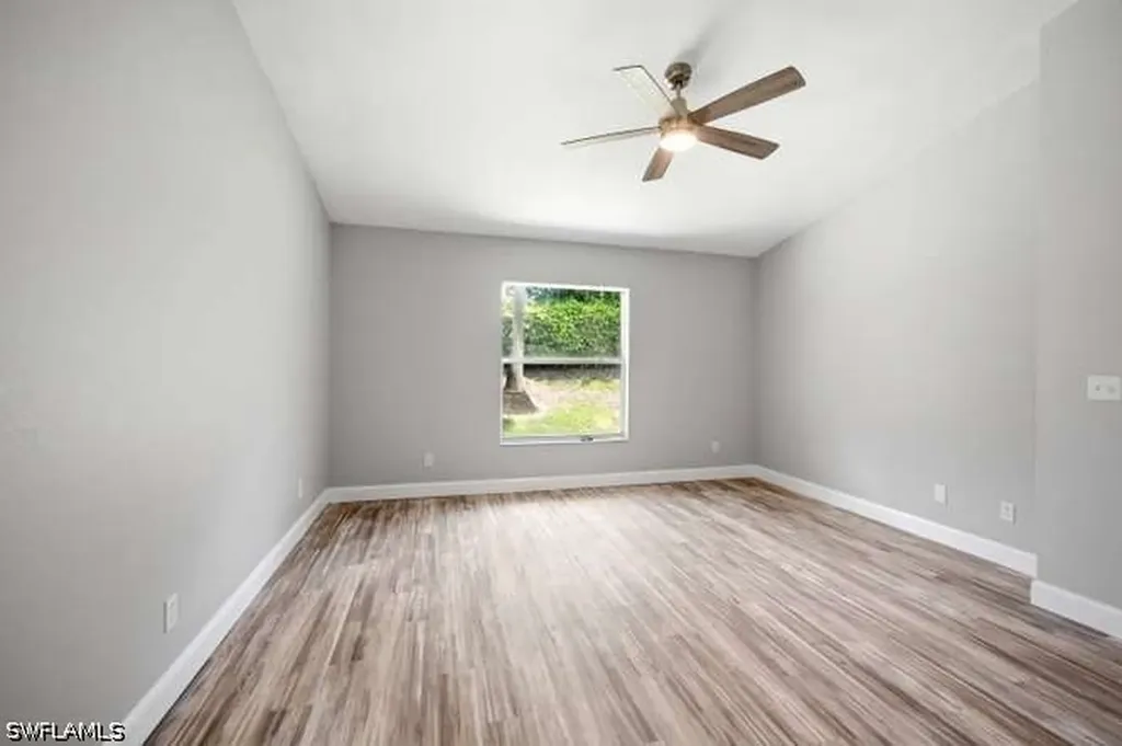 1660 Royal Circle Naples FL 34112
