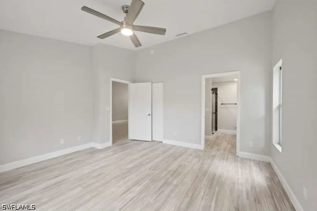 1660 Royal Circle Naples FL 34112