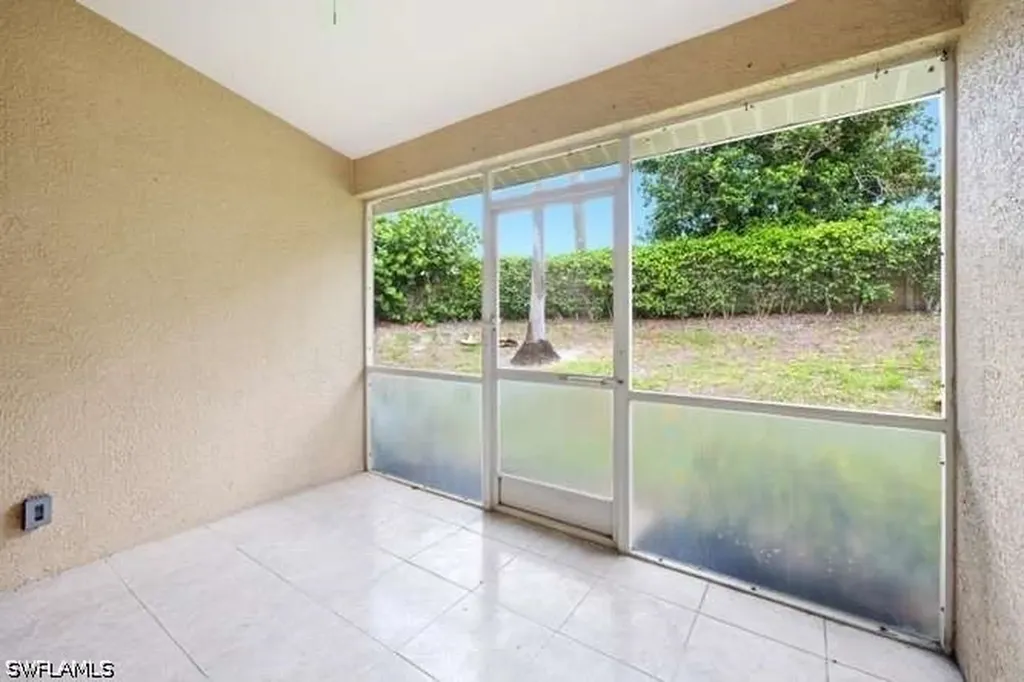 1660 Royal Circle Naples FL 34112