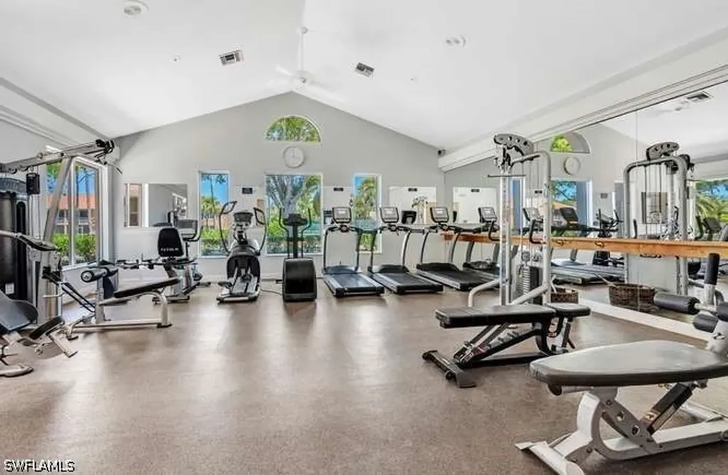 1660 Royal Circle Naples FL 34112