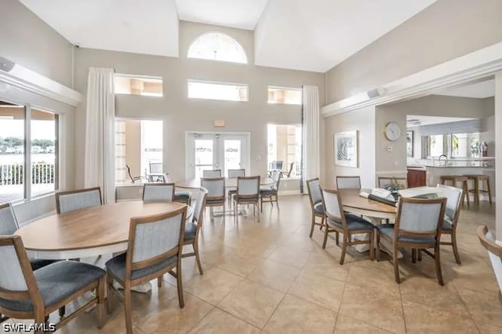 1660 Royal Circle Naples FL 34112