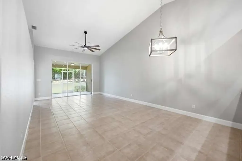 1660 Royal Circle Naples FL 34112