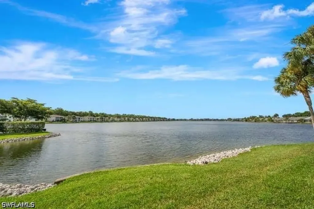 1660 Royal Circle Naples FL 34112