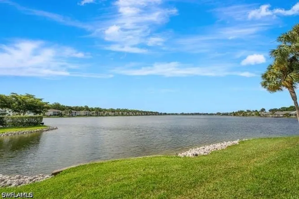 1660 Royal Circle Naples FL 34112