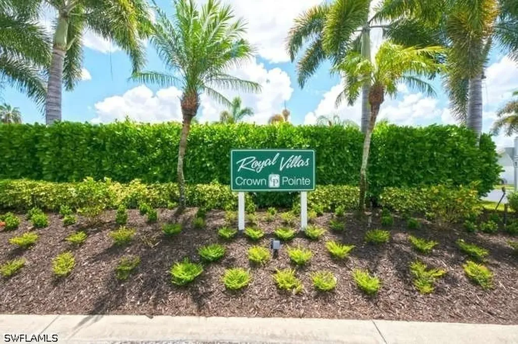 1660 Royal Circle Naples FL 34112