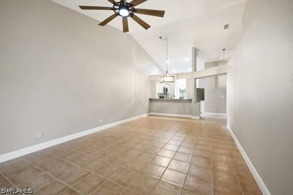 1660 Royal Circle Naples FL 34112