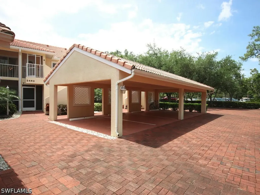 2462 Hidden Lake Drive Naples FL 34112