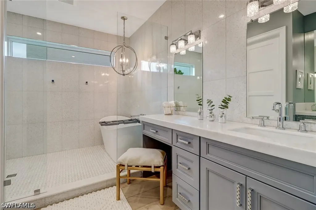 5130 Alpha Court Naples FL 34105