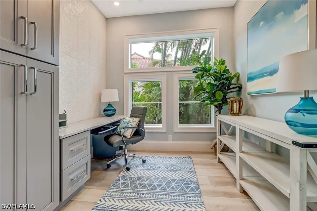 5130 Alpha Court Naples FL 34105