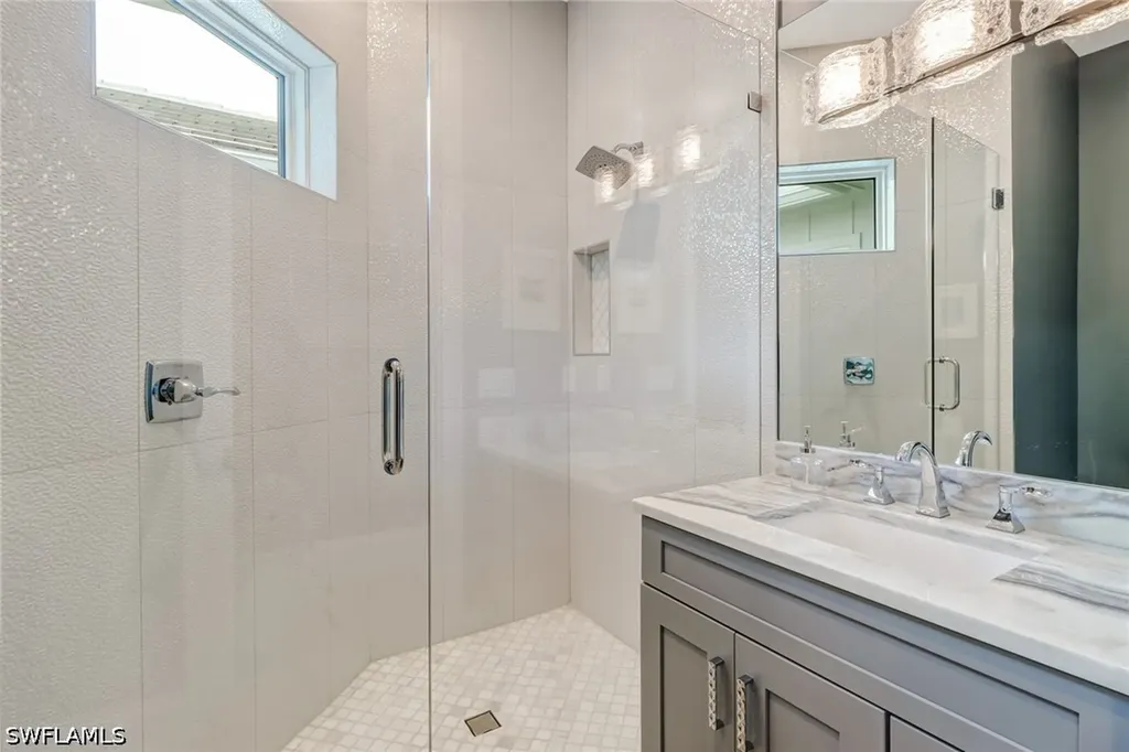 5130 Alpha Court Naples FL 34105