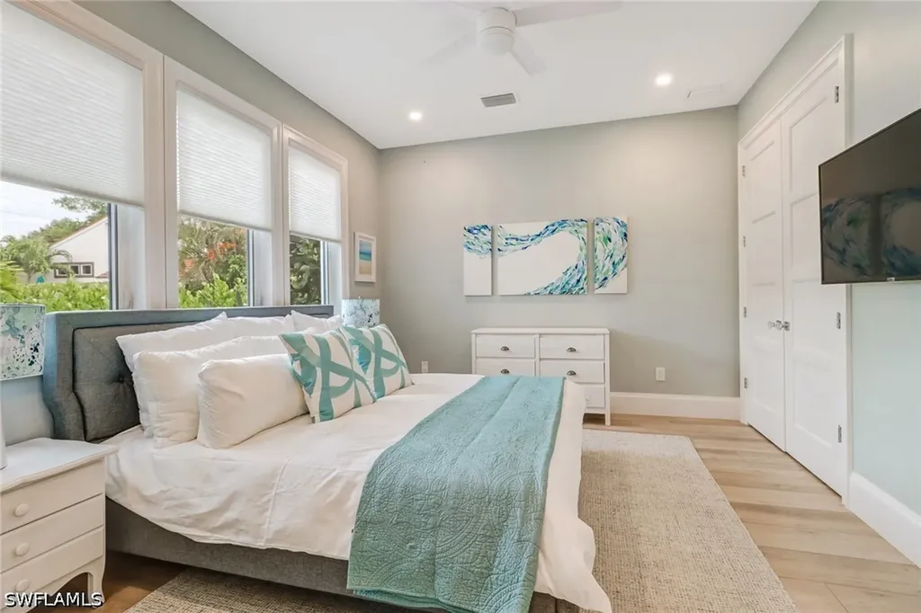 5130 Alpha Court Naples FL 34105