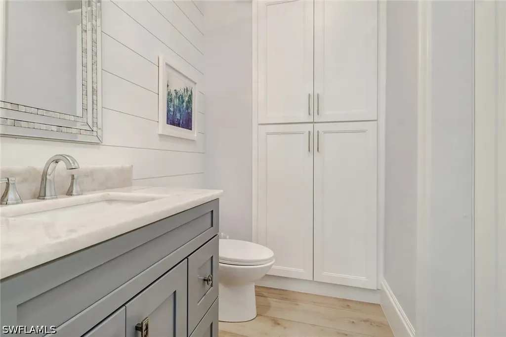 5130 Alpha Court Naples FL 34105