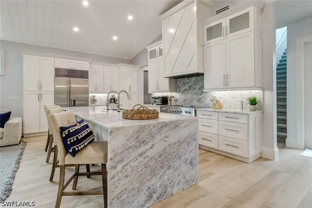 5130 Alpha Court Naples FL 34105