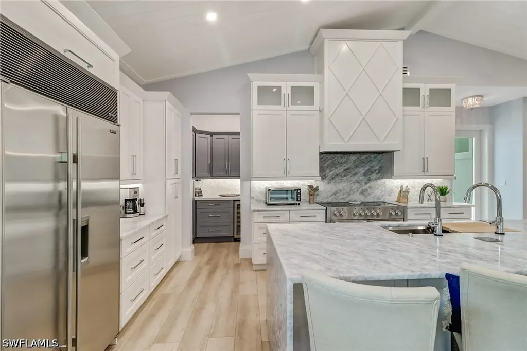 5130 Alpha Court Naples FL 34105