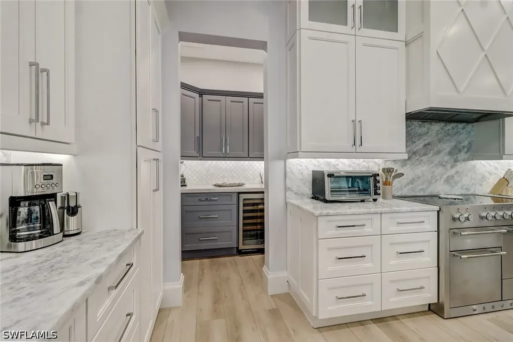 5130 Alpha Court Naples FL 34105