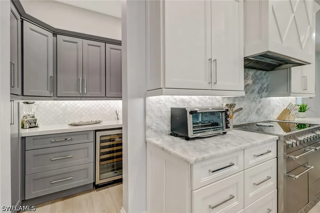 5130 Alpha Court Naples FL 34105