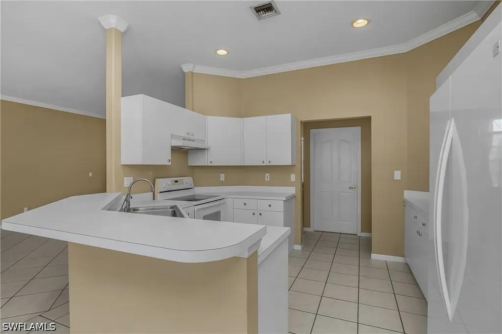11082 Lakeland Circle Fort Myers FL 33913