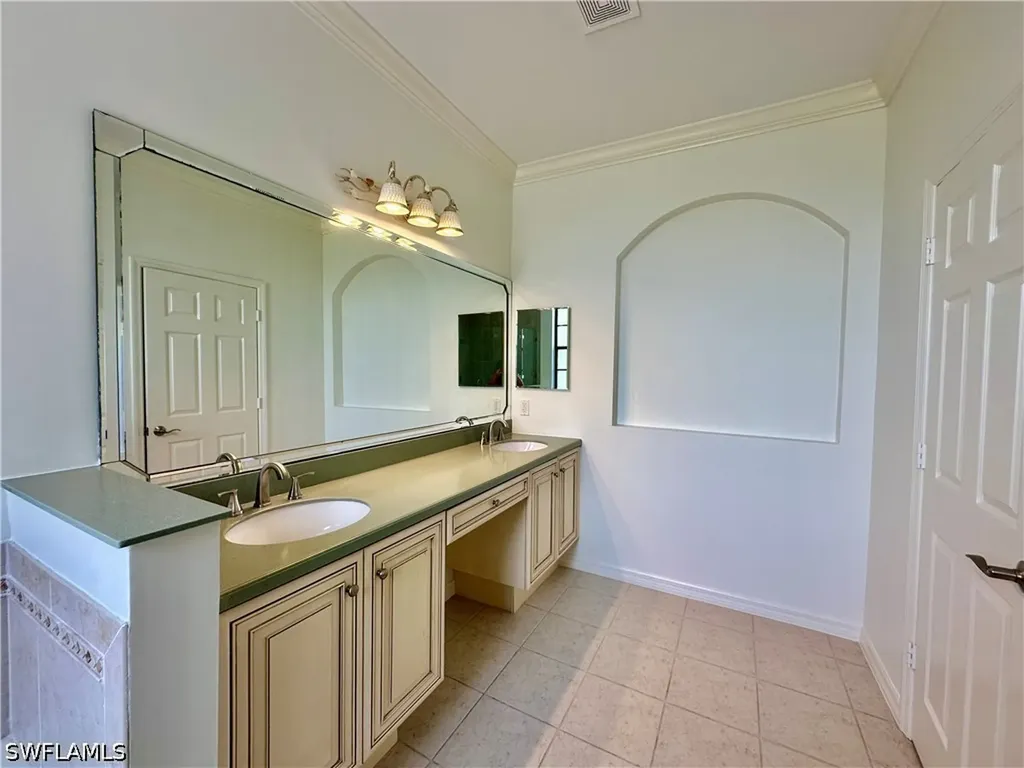 15031 Summit Place Circle Naples FL 34119