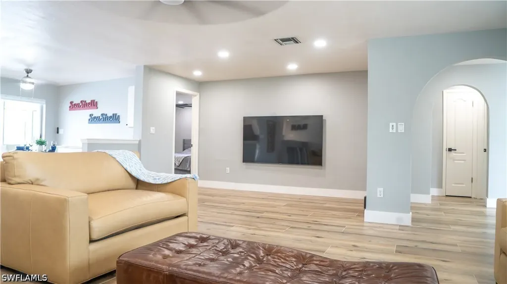 2090 Via Venice Punta Gorda FL 33950